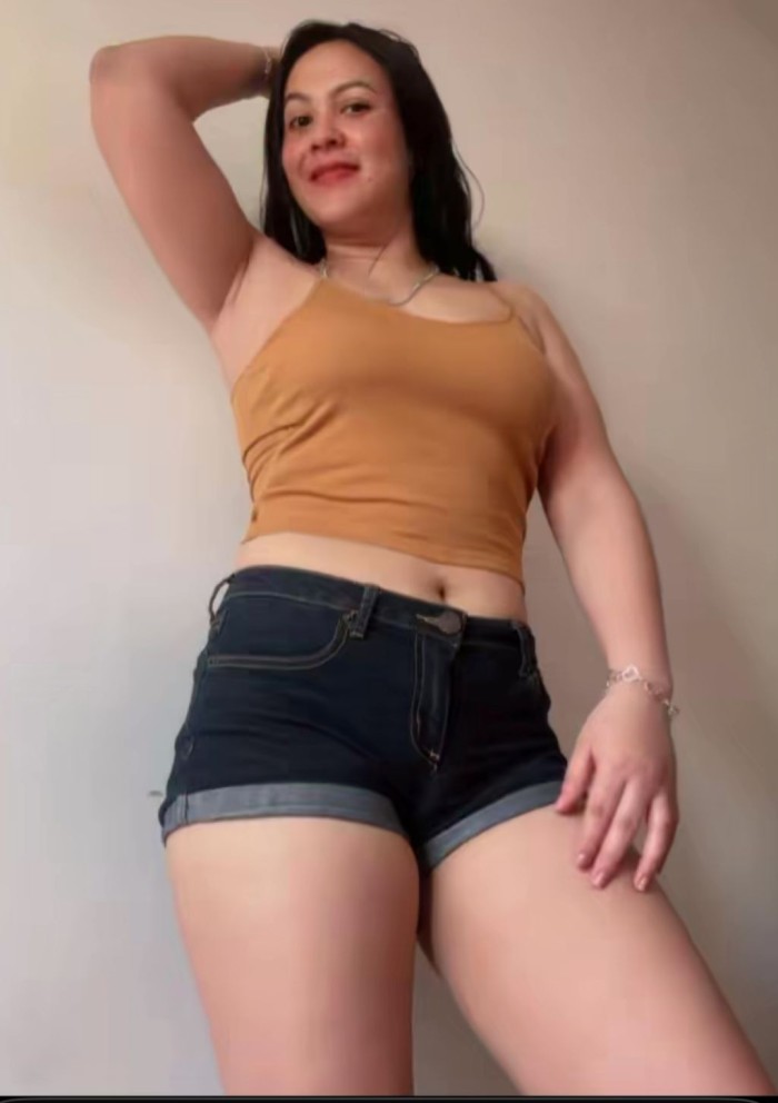 IMPLICADA DESEOSA PRECIOSA CON GANAS DE HACER DE TODO
