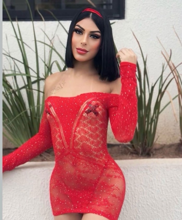 ELEGANTE, ALTA Y FIESTERA TRANS