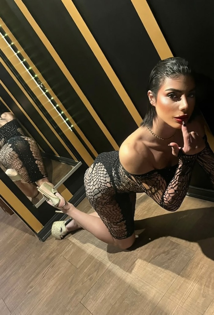 ELEGANTE, ALTA Y FIESTERA TRANS