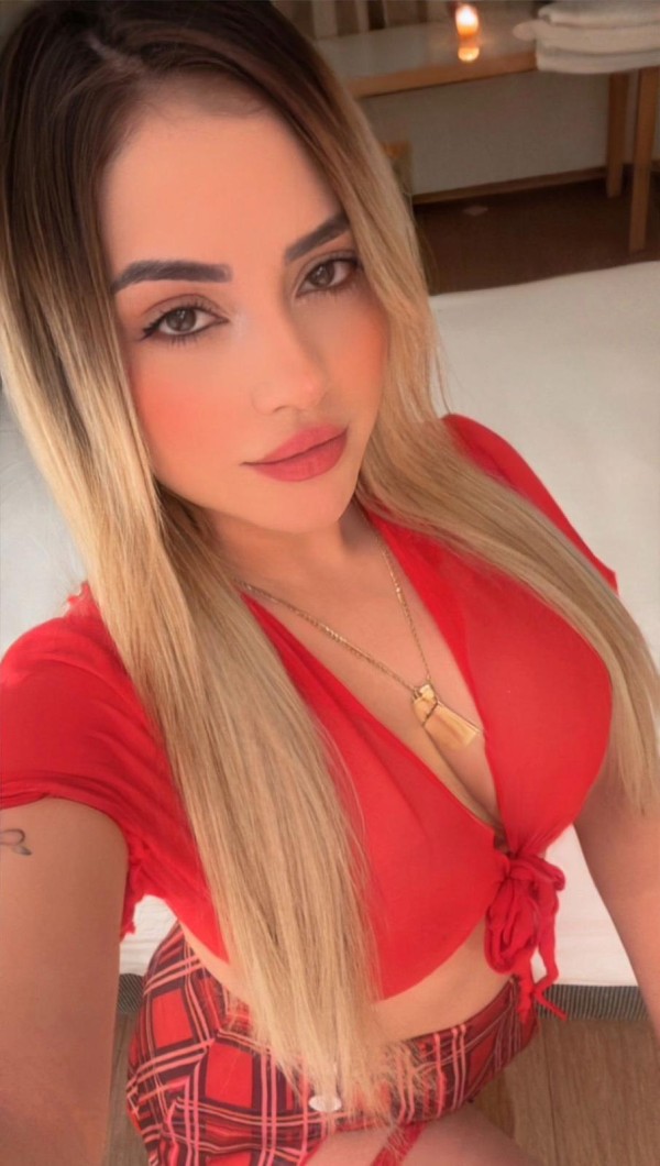 Espectacular rubia súper caliente, FOLLAMOS AHORA?