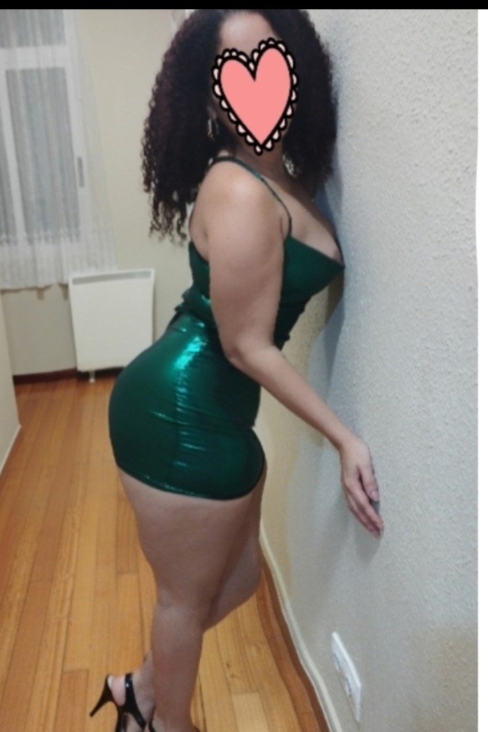 CACHONDA Y MOJADA, BUEN SEXO A TODAS HORAS