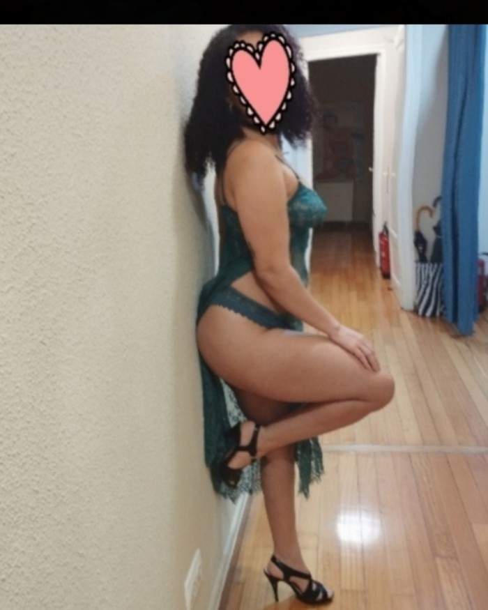 CACHONDA Y MOJADA, BUEN SEXO A TODAS HORAS