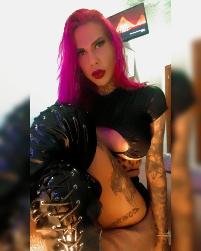 FIESTERA, UNICA TRANS DISPUESTA A TODO