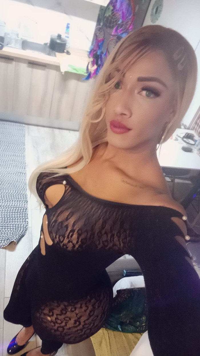 LA PODEROSA, TUS PIERNAS TEMBLARAN