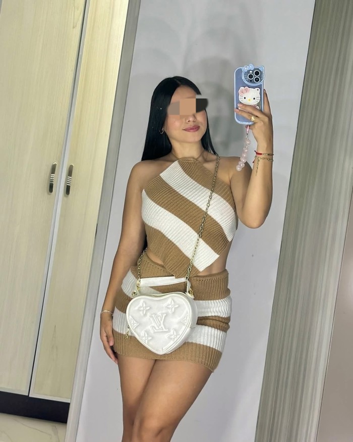 BOMBA DE PLACER.UN 69 ?? FIESTERA,MAMADA SALIVADA