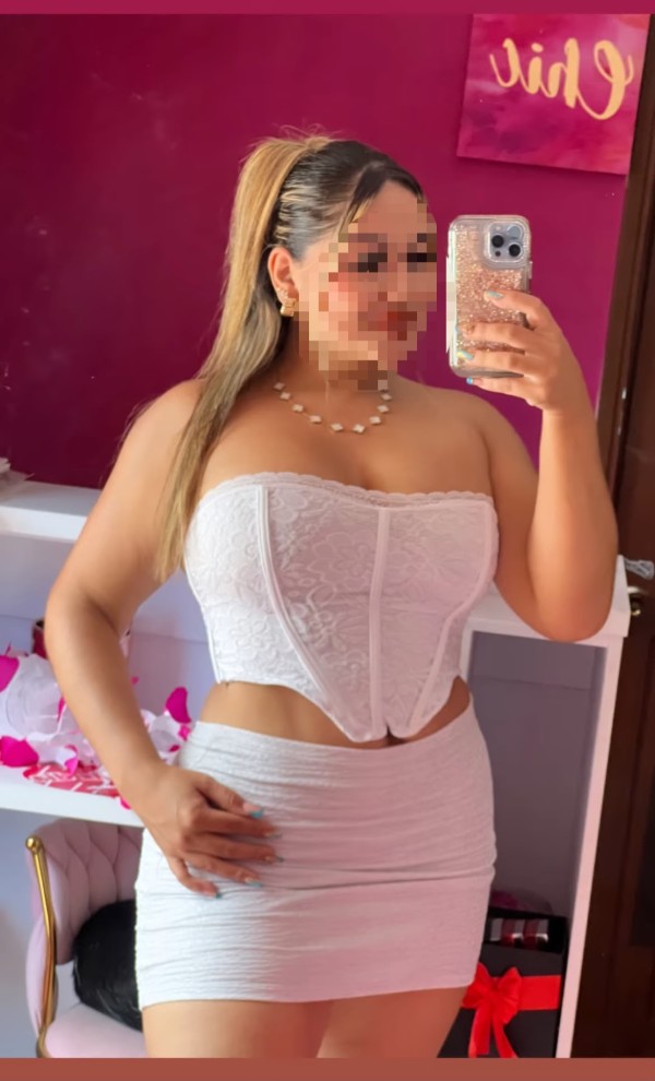 EN MOLINA DE SEGURA – PARAGUAYA DE LUJO ARDIENTE