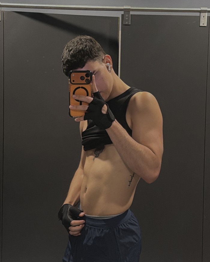 SEBAS SEXY Y DIVERTIDO CON PISO PVT