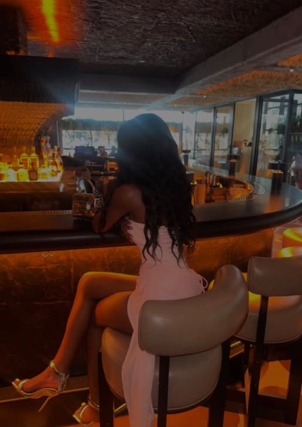 NIÑATA CACHONDA CON GANAS DE POLLA Y MUCHO SEXO