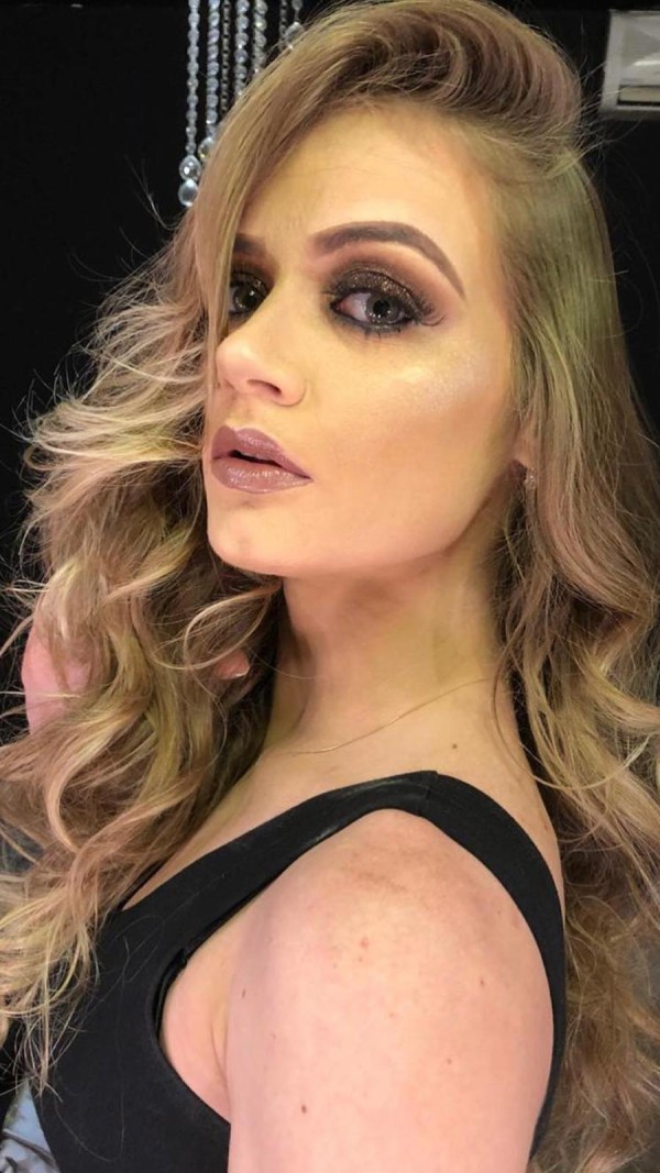 SEXY BRASILEÑA MUY SENSUAL FIESTA EN CALAFELL