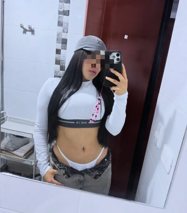 SOFÍA, JOVEN ARDIENTE QUE TE ENSALIVARA TU POLLA