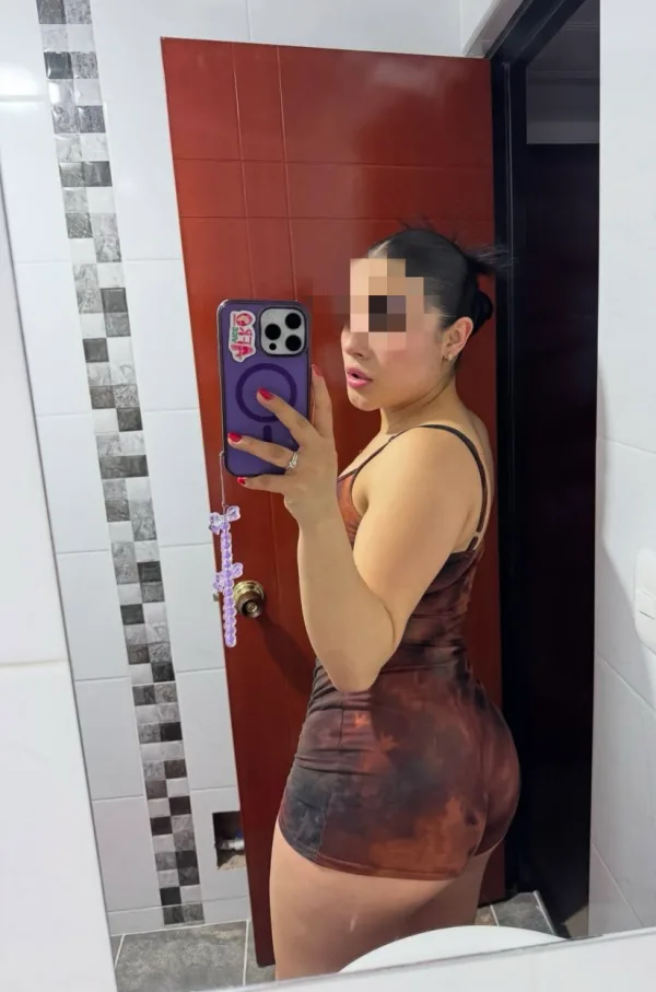 SOFÍA, JOVEN ARDIENTE QUE TE ENSALIVARA TU POLLA