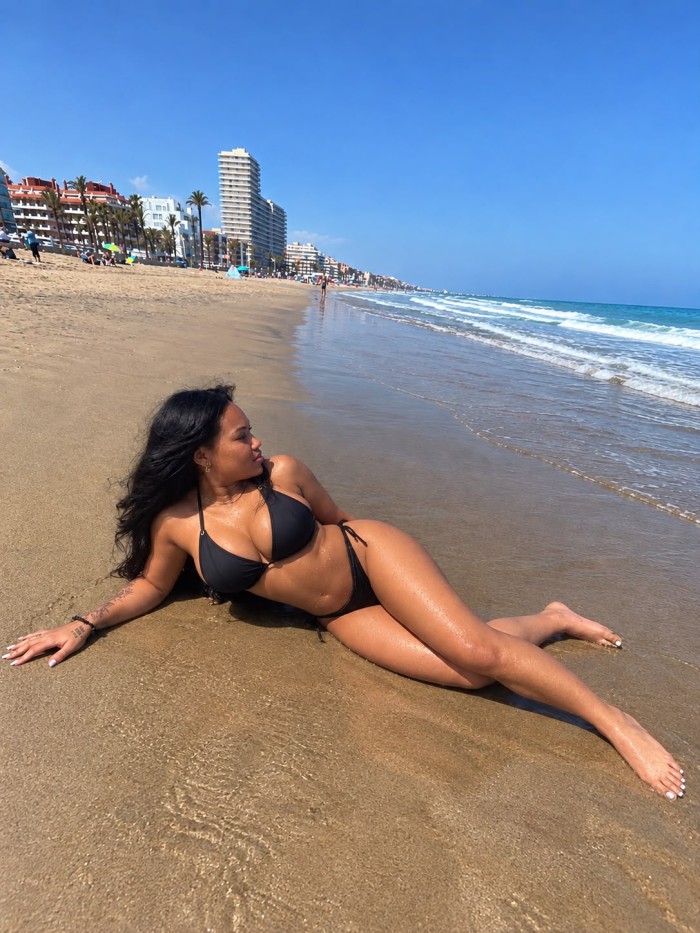 Linda estrechita vagina bonita piel canela y suave