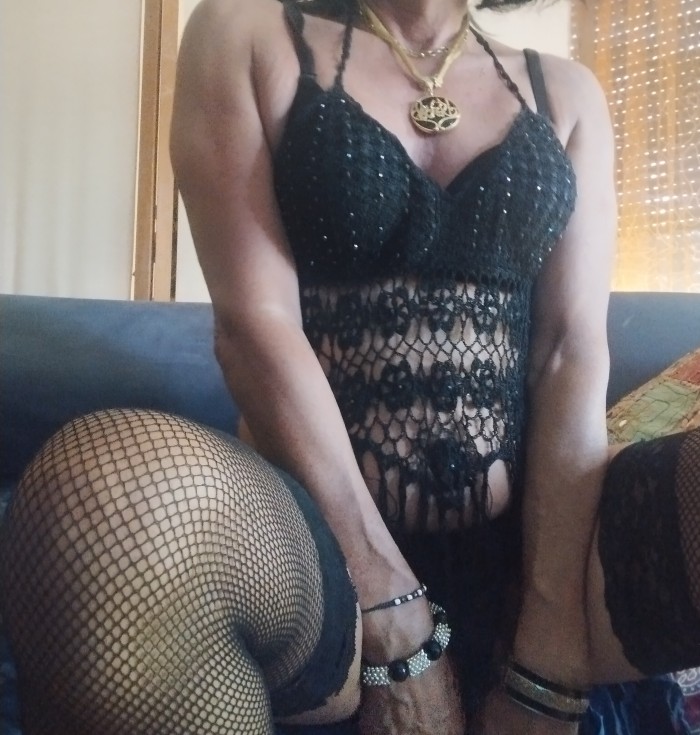Ladyboy muy servicial.