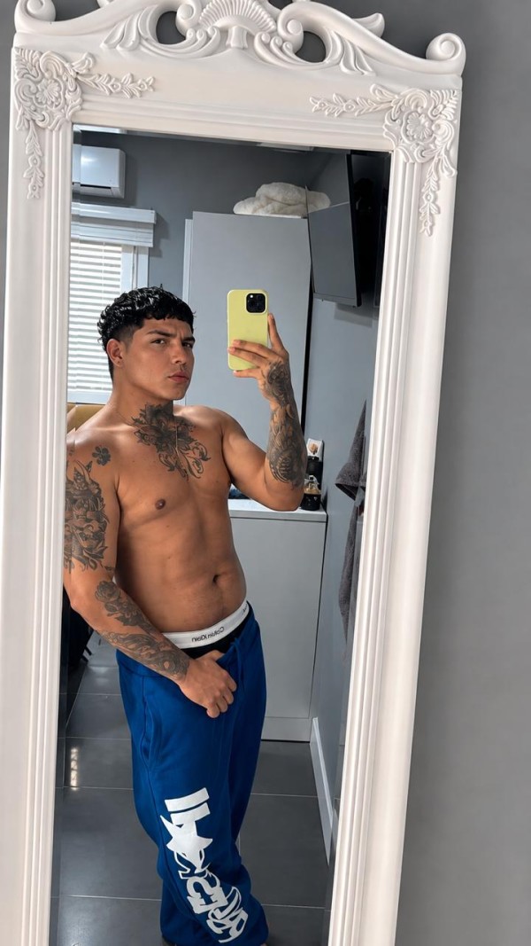 Moreno latino VERSATIL XL COMPLACIENTE