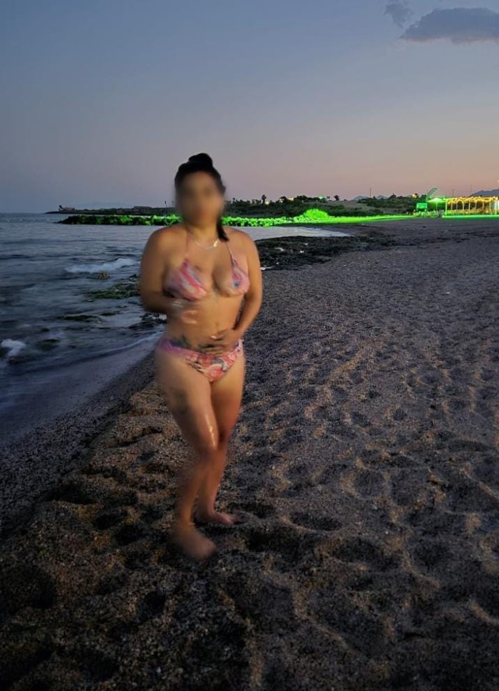 DELICIOSA LUJURIOSA IMPLICADA CACHONDA COMPLACIENT