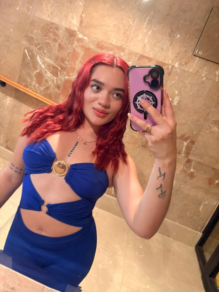 KOQUETA  COLOMBIANA MUY FIESTERA Y DIVERTIDA