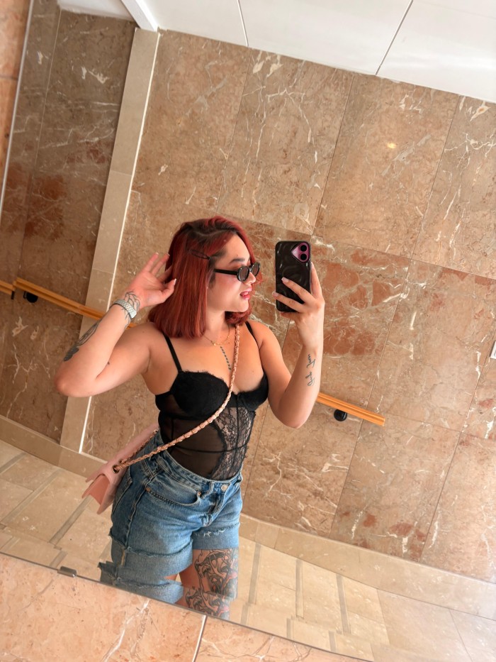 KOQUETA  COLOMBIANA MUY FIESTERA Y DIVERTIDA