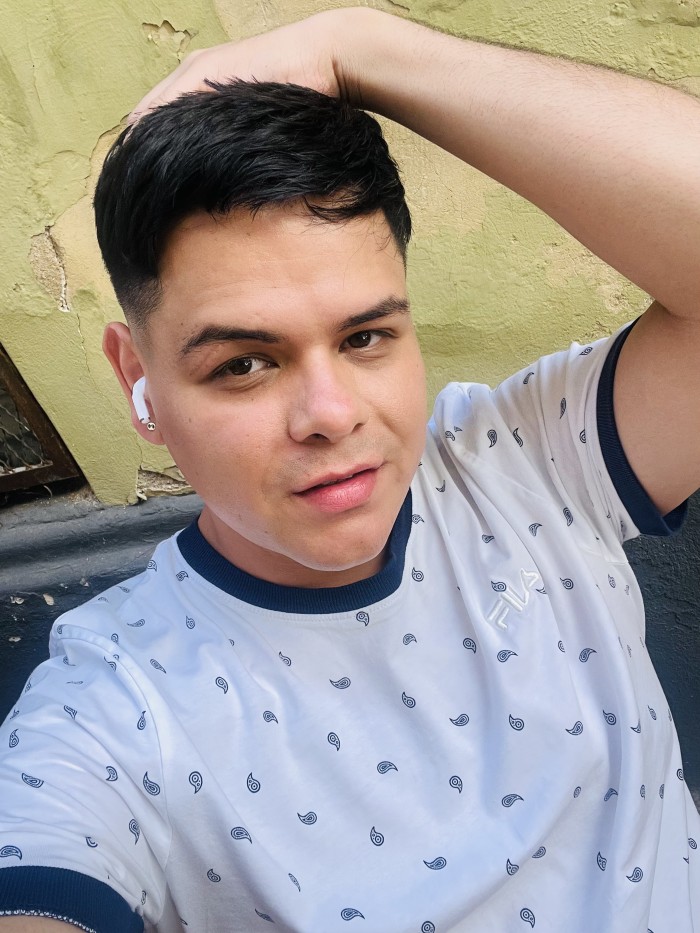 CHICO COLOMBIANO MUY FUARRO Y CACHONDO