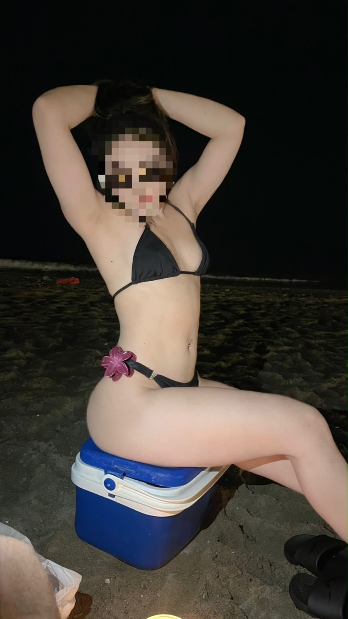 Sol hermosa jovencita