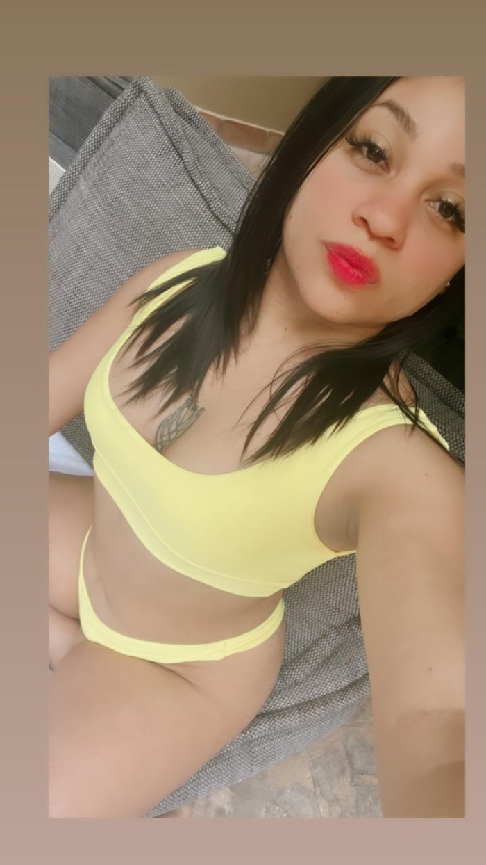 LOLA DIVERTIDA Y COMPLACIENTE