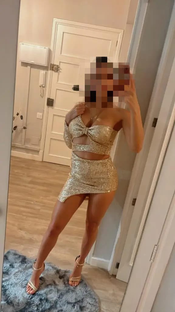DISFRUTA DE MI COÑITO JUGOSO FIESTERA CACHONDA