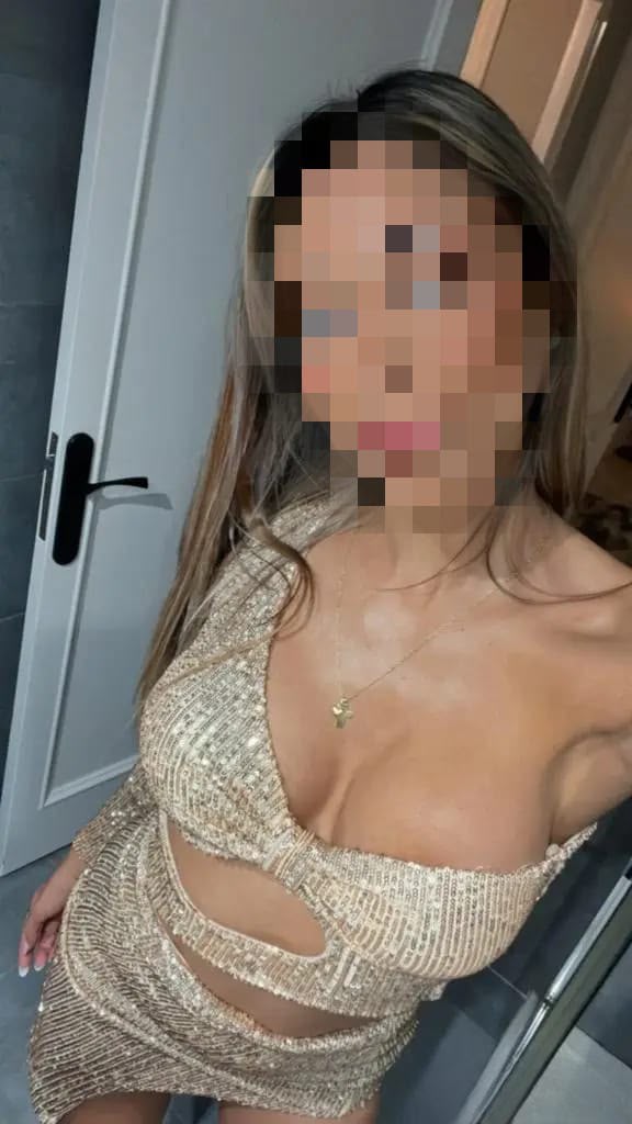 DISFRUTA DE MI COÑITO JUGOSO FIESTERA CACHONDA