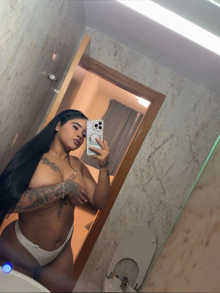 SOLO SALIDAS COÑITO ESTRECHO DESEANDO FOLLAR RICO