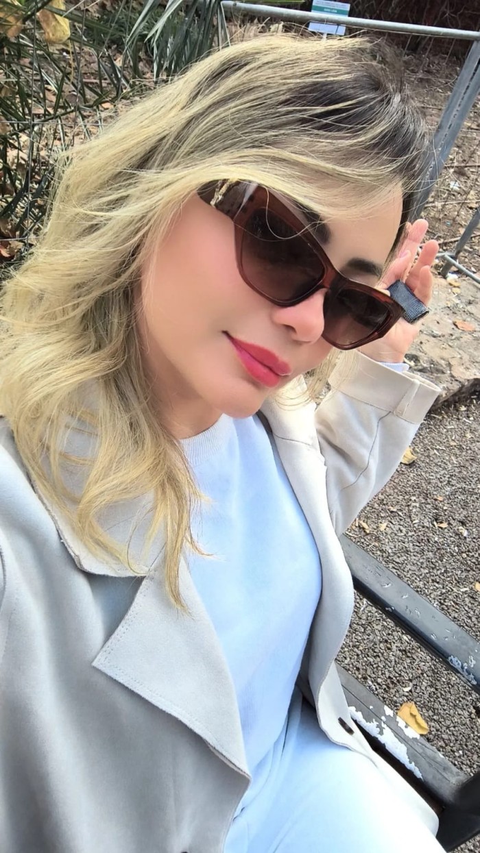 Yasmi una chica muy amable y viciosa