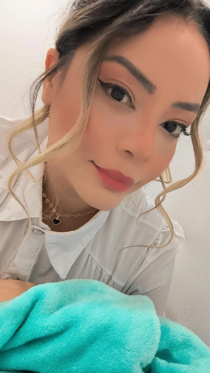 Yasmi una chica muy amable y viciosa
