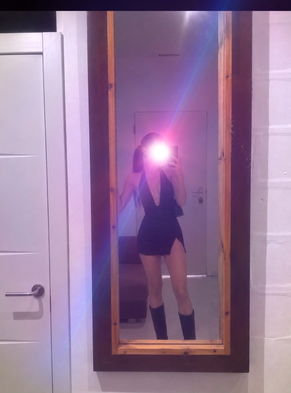 CLAUDIA, JOVENCITA ESPAÑOLA DE 23 AÑOS DELGADITA