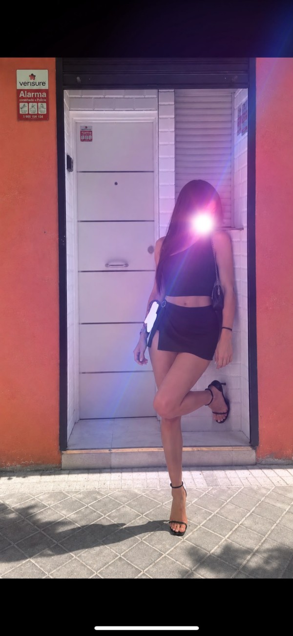 CLAUDIA, JOVENCITA ESPAÑOLA DE 23 AÑOS DELGADITA