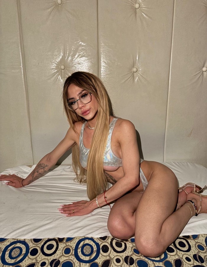 carita preciosa buena polla versatil amor