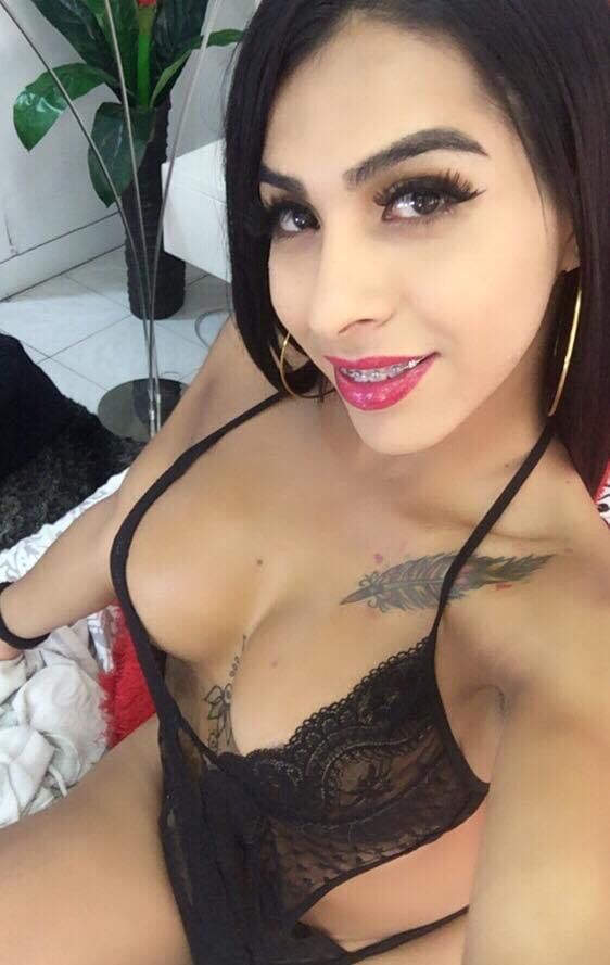 atrevida coqueta liSTA PARA LA ACCION