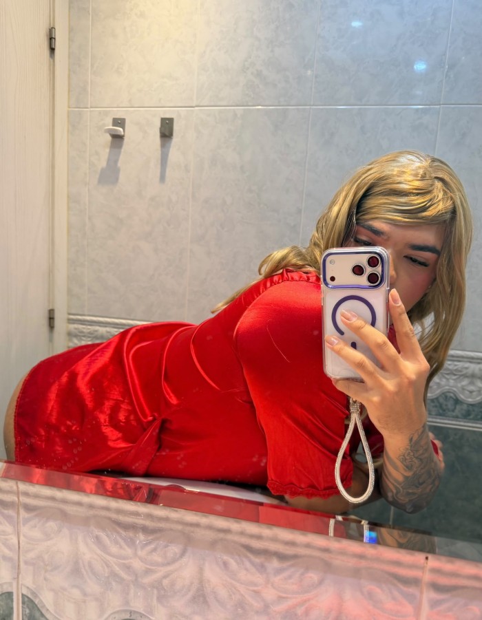 Nathalia, cariñosa