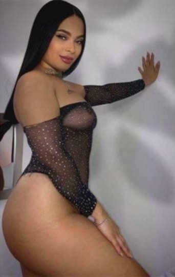 NIÑATA FIESTERA TE LA CHUPARE HASTA LOS HUEVOS