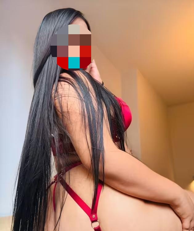 Giorgina Curvy caliente con ganas de marcha