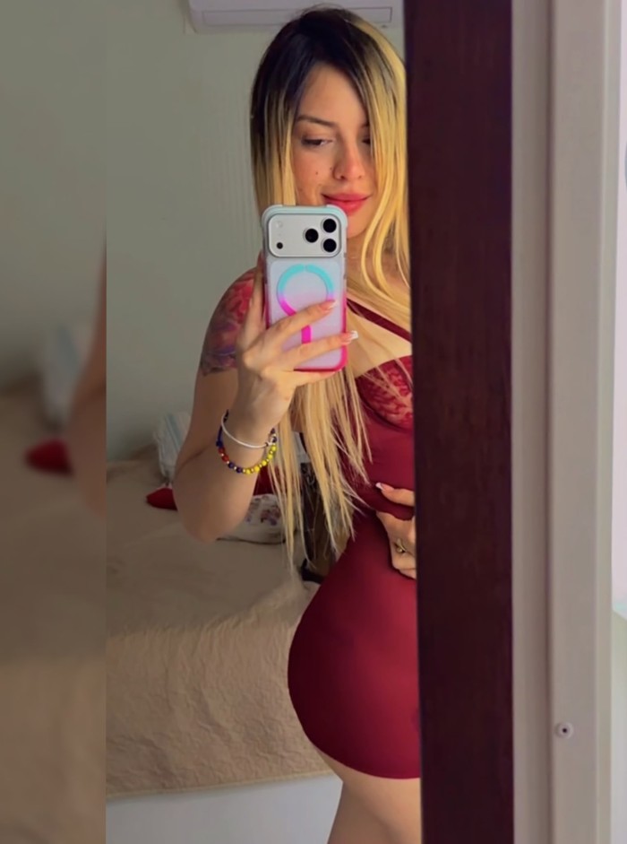 Beautiful blonde with lovely curves in La Zenia, O