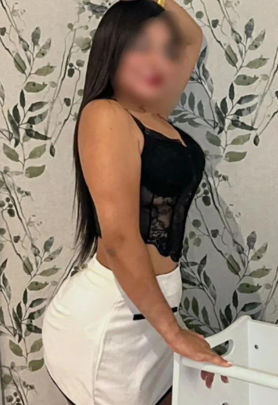 DELEITATE CON RICO ANAL DE ESTA ARDIENTE LATINA