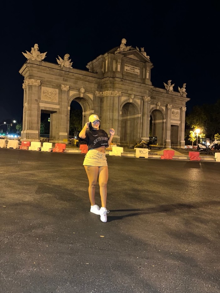 «CACHONDA, LUJURIOSA Y COMPLACIENTE» GIJON