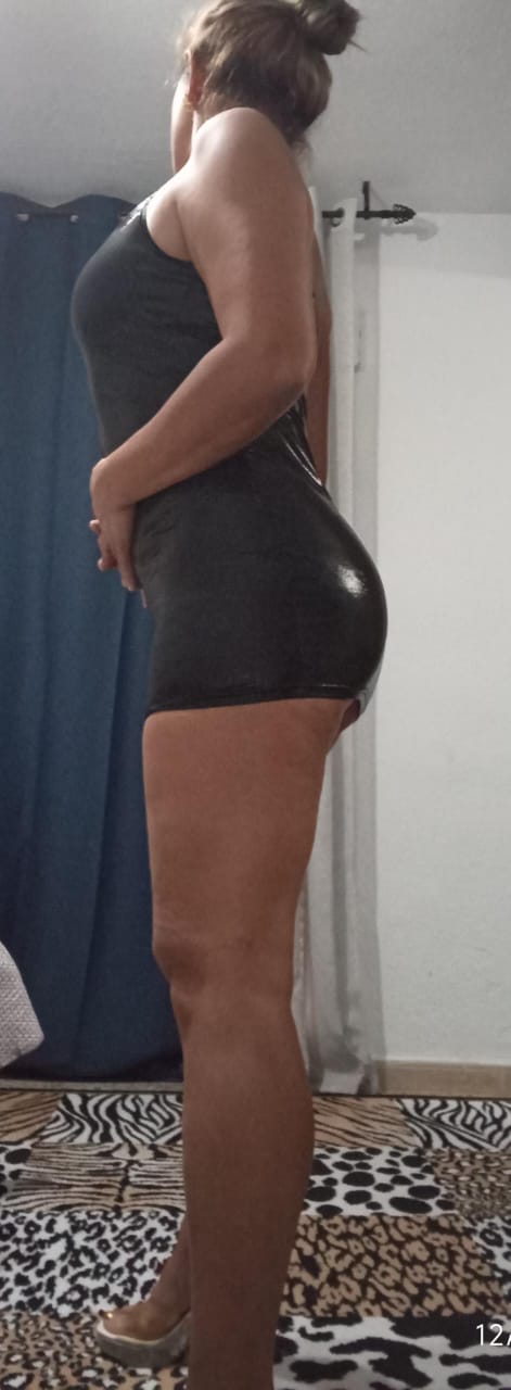 COLOMBIANA HERMOSA FIESTERA CACHONDA MASAJISTA