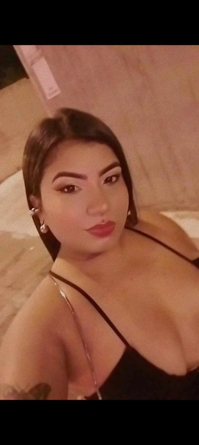 MORENA MOJADITA RICA PARA UNA NOCHE DE SEXO Y FIES