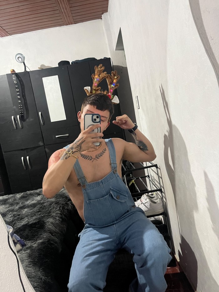 Soy un chico colombiano muy guarro