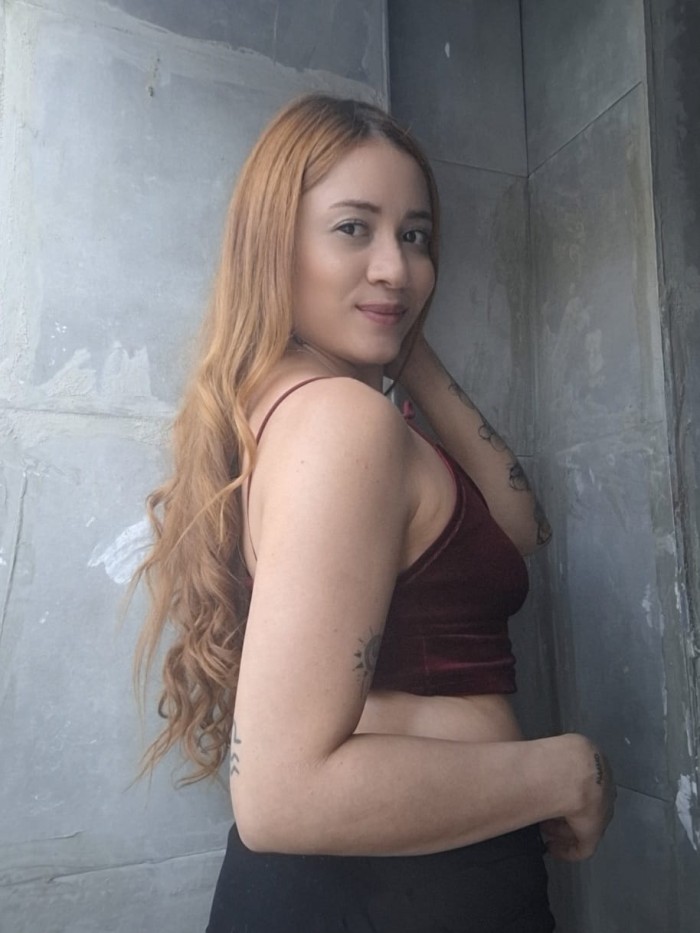 ENCANTADORA VIOLETA EN VALENCIA