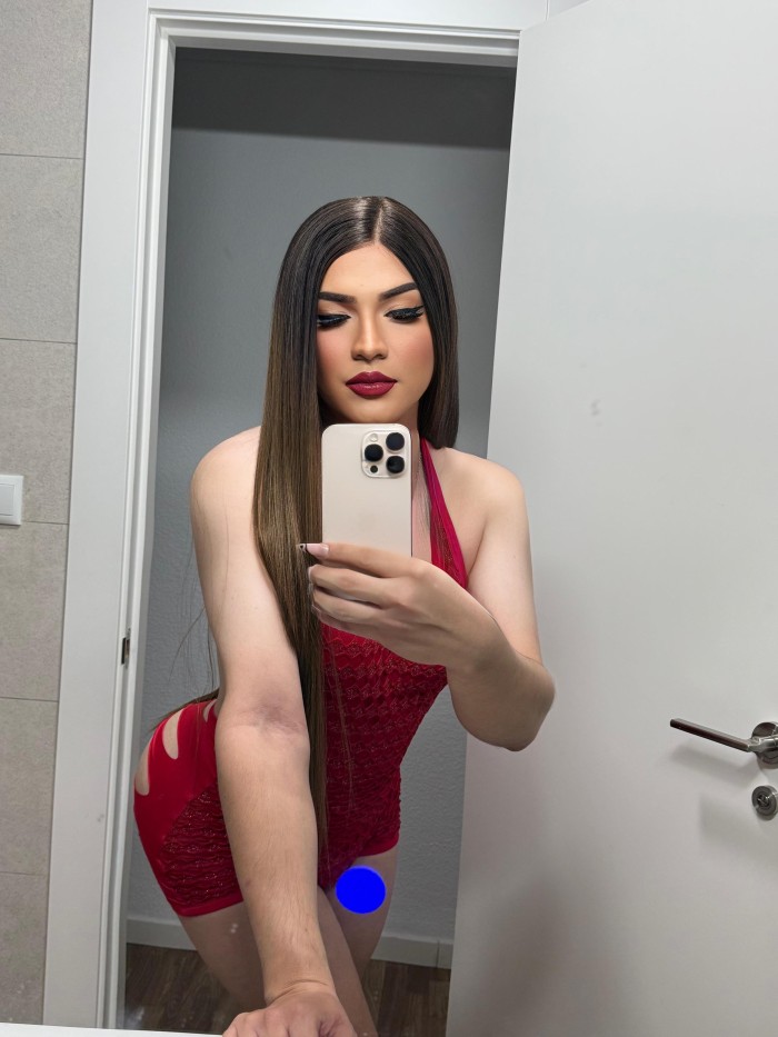 GARGANTA PROFUNDA TRAGA LECHE