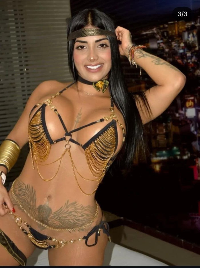 SENORITA Y CACHONDA Y MOJADITA CON CULO GRANDE