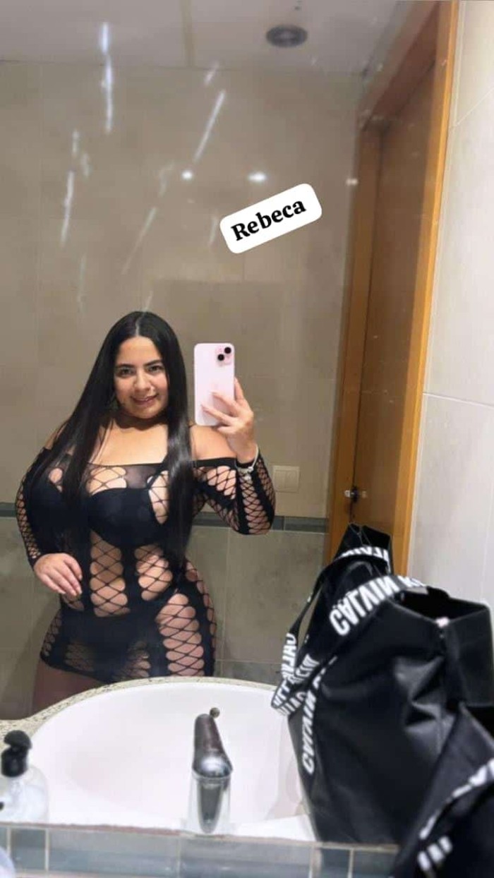 Amiguitas cachondas  fiesteras implicadas