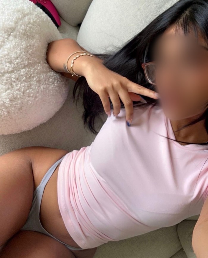 NOVEDAD COLOMBIANA MORENITA CALIENTE