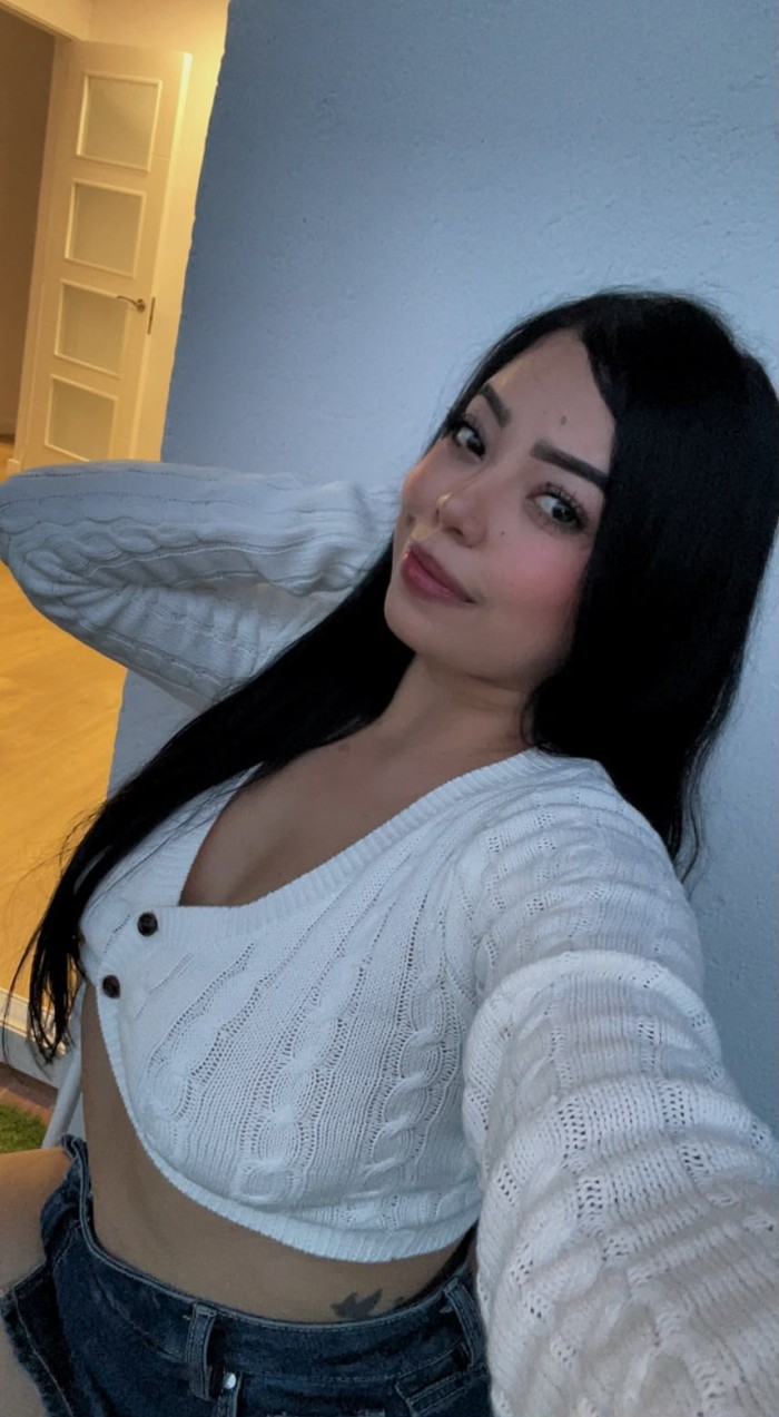 SERE TU ADICCION ENCANTADORA MUJER EXÓTICA ARDIE