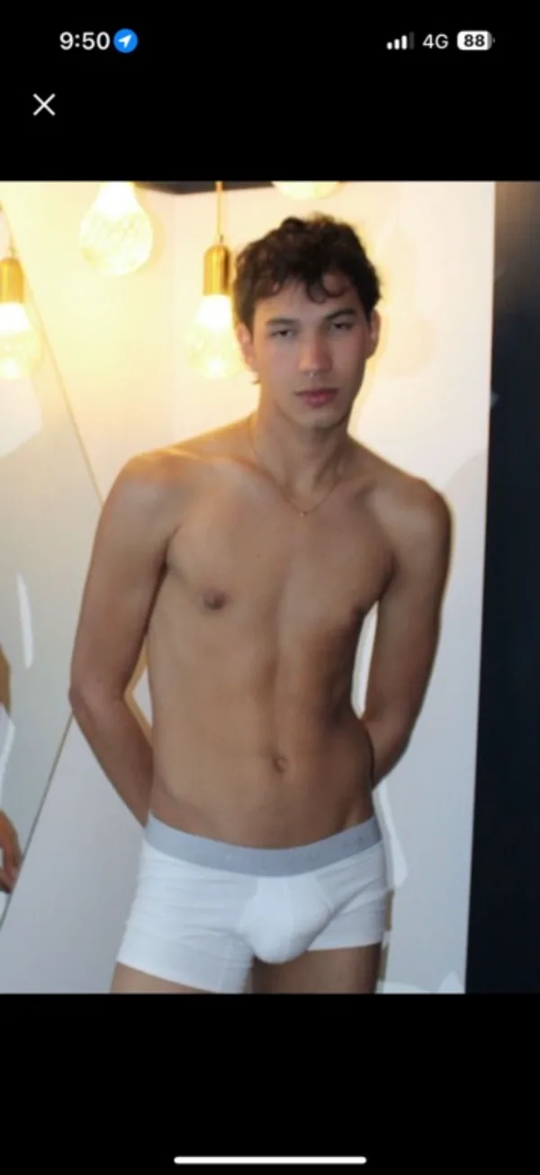 Joven venezolano guarro DOTADO