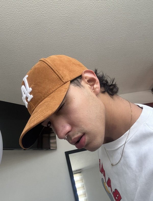 Joven venezolano guarro DOTADO